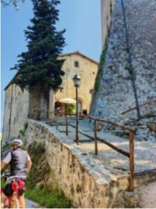bikepacking-avventura-in-toscana Degustazione di vino in una cantina toscana
