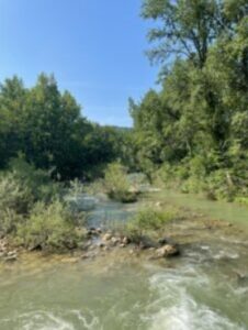 Degustazione di vino in una cantina del bikepacking-avventura-in-toscana